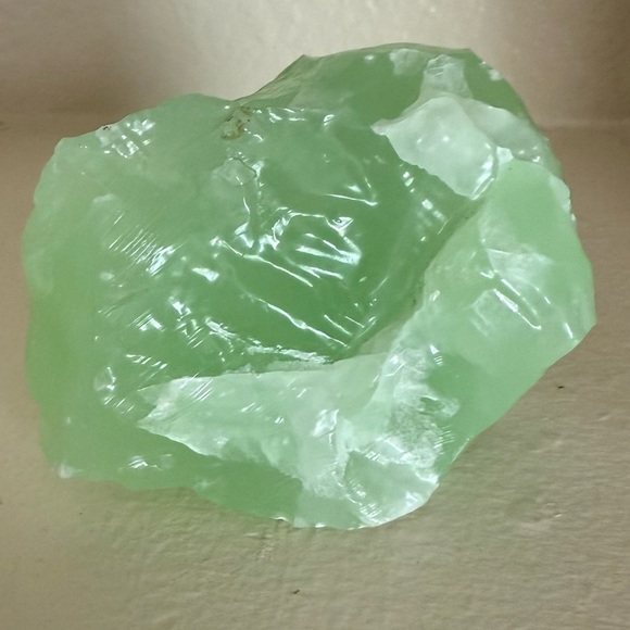 Green calcite crystal Calming and renewal - Picture 5 of 9